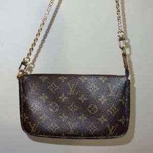 Louis Vuitton Pouchette